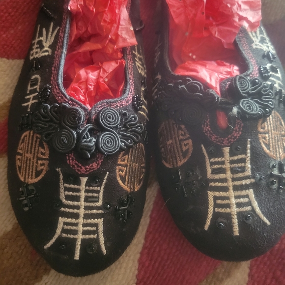 Vintage Clara Barson Asian Design Shoes - Picture 7 of 14